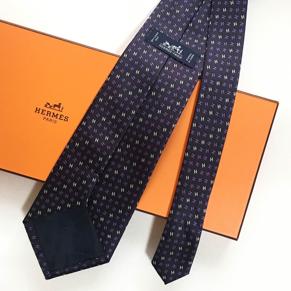 美品 エルメス HERMES ネクタイ シルク100% フランス製 ディープ