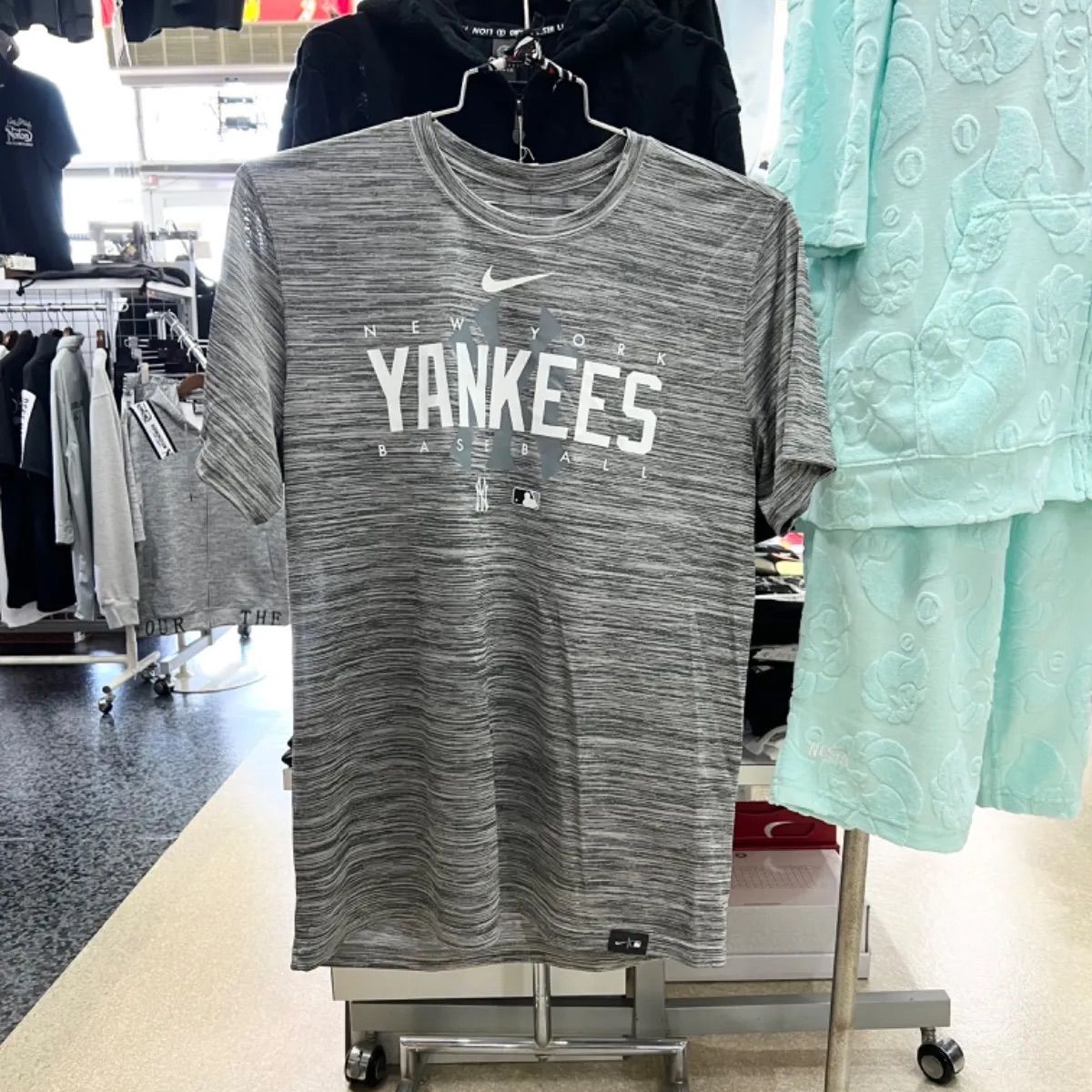 逸品‼️NIKEナイキ●MLBメジャーリーグ　半袖Tシャツ　ニューヨーク　ヤンキース　オーセンティックコレクション　M L