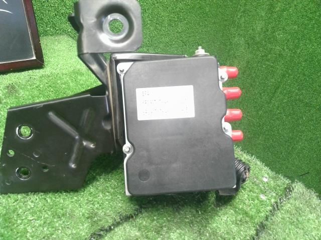 ABSアクチュエーター 6R0614517BA