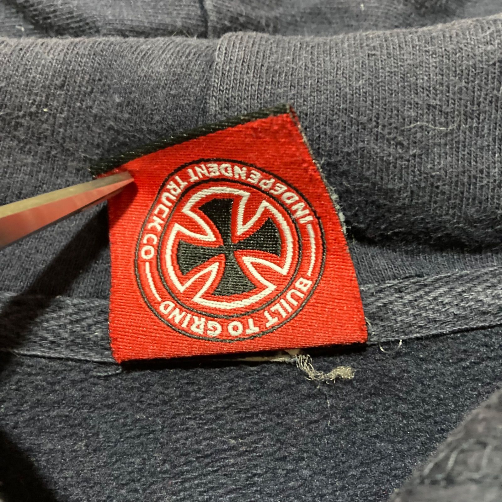 INDEPENDENT パーカー NAVY インディペンデント アイアンクロス 