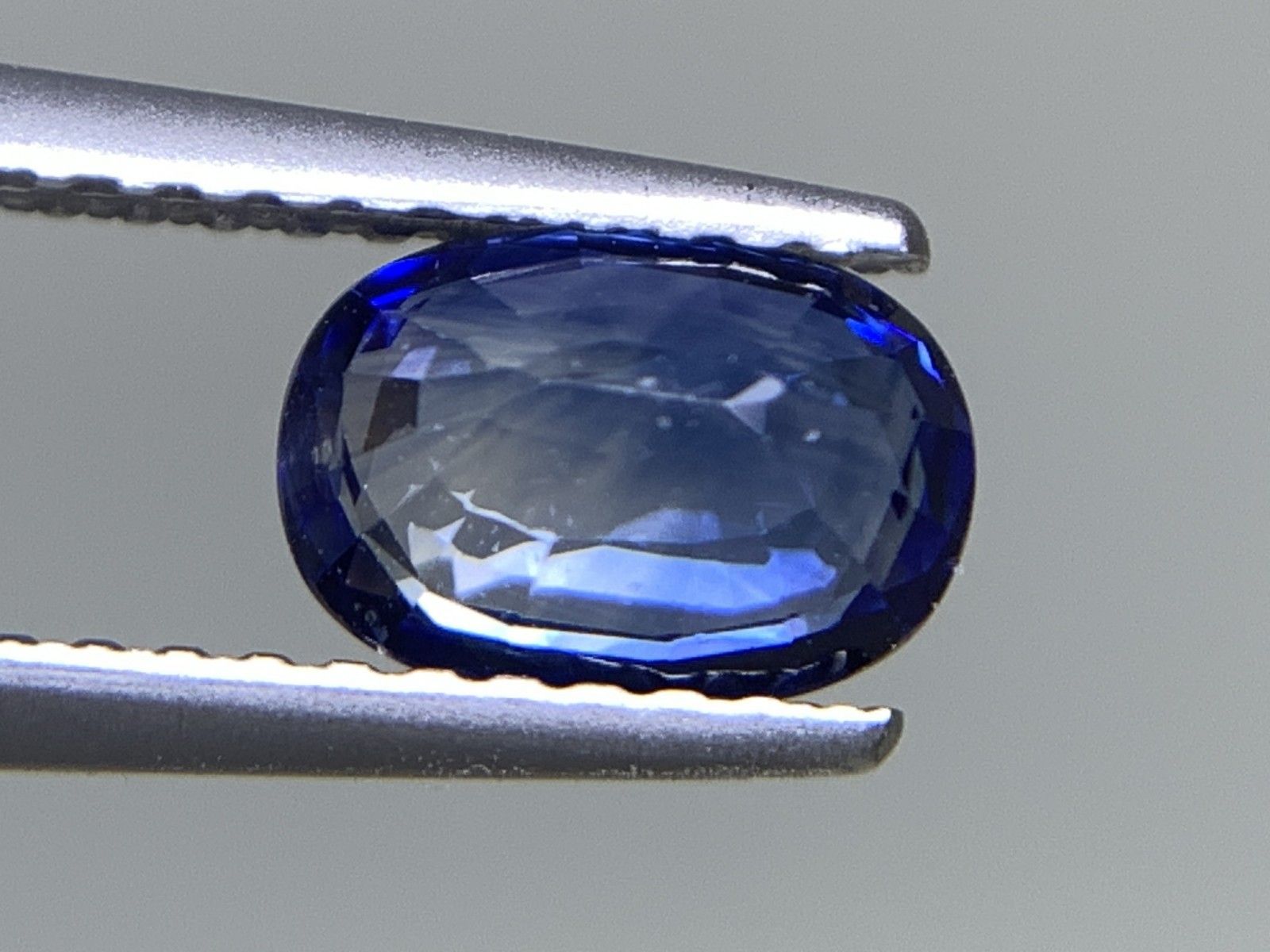 サファイア 天然 1.102ct 宝石ソーティング付き 7.1㎜×5.0㎜×3.0  