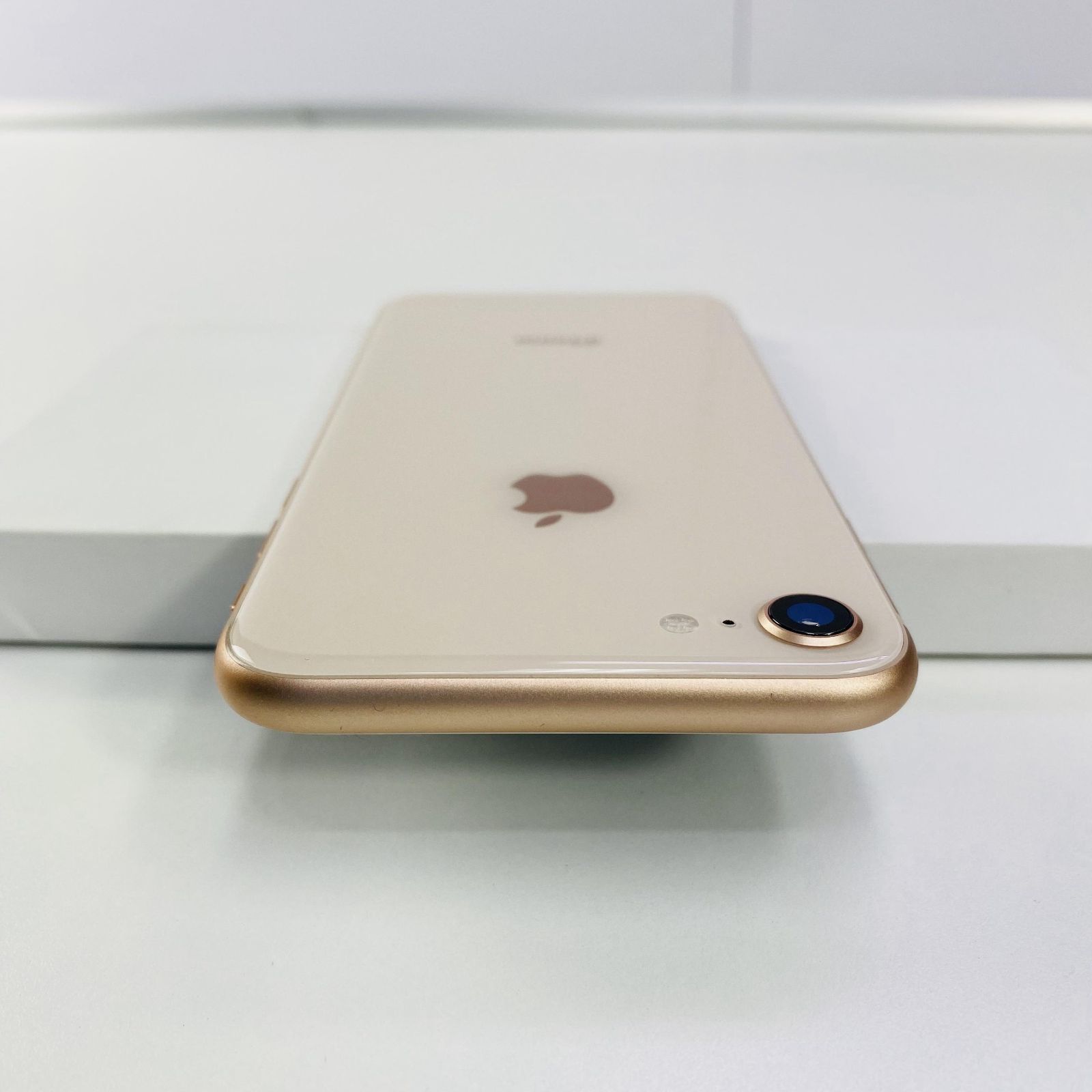 iPhone 8 Gold 64GB [SIMロック解除済品] - メルカリ