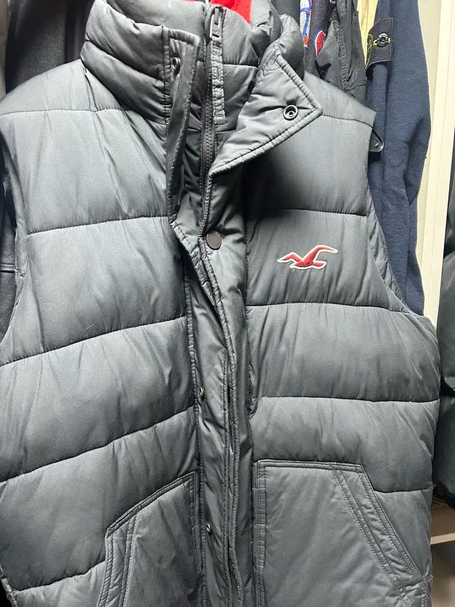 Hollister ホリスター ダウンベスト チャコールグレー M