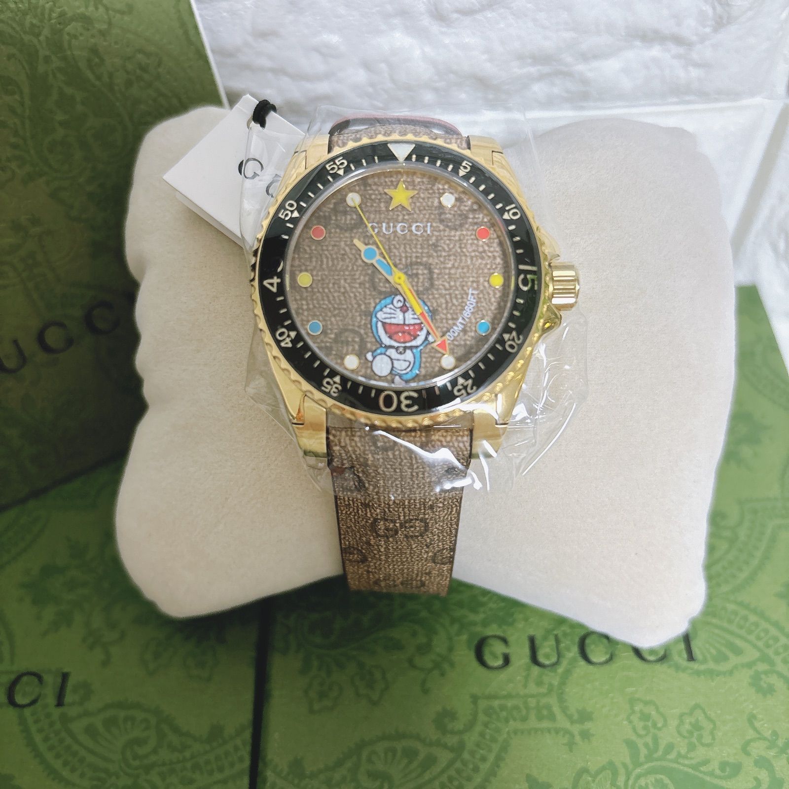 専用【超レア！初コラボ商品】DORAEMON x GUCCI ウォッチ 30周年 超レア✨️初コラボ商品】新品 DORAEMON x GUCCI ウォッチ 30