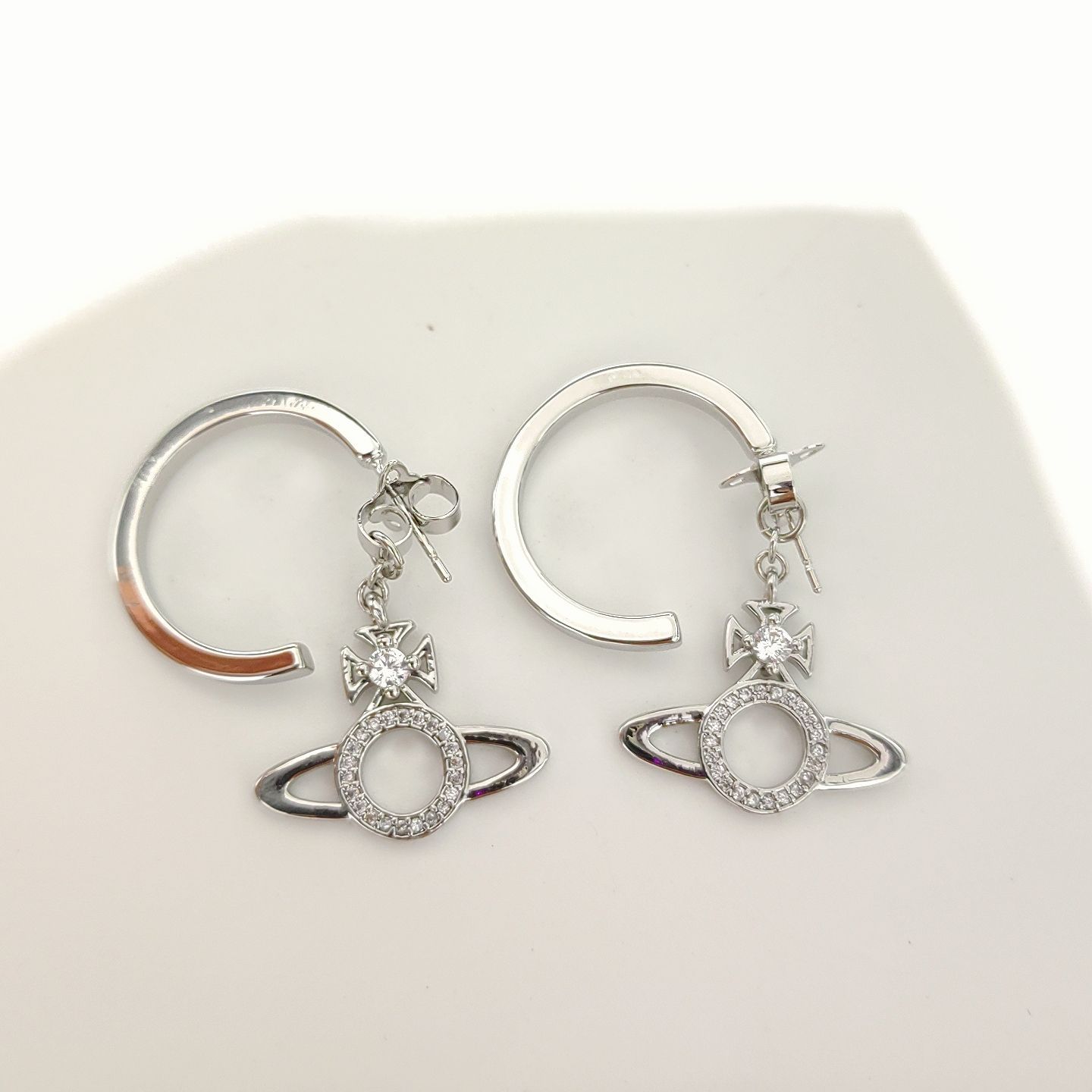 Vivienne Westwood ヴィヴィアン ウエストウッド ピアス