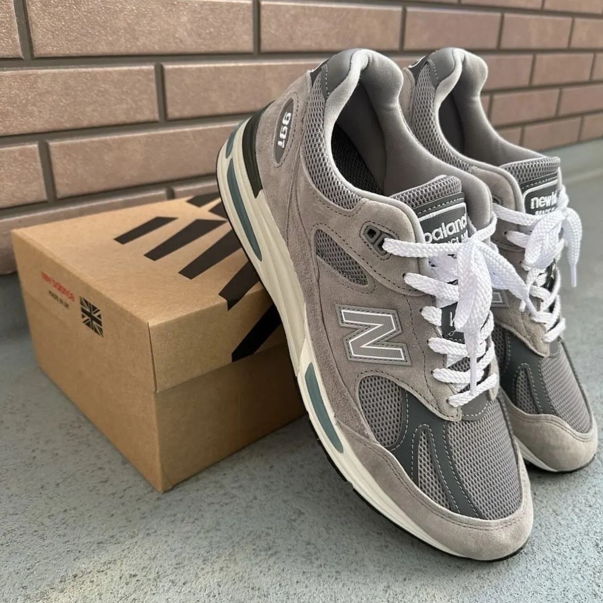 ニューバランス 991V2 グレー 男女兼用のスポーツシューズNew Balance 991V2 Gray