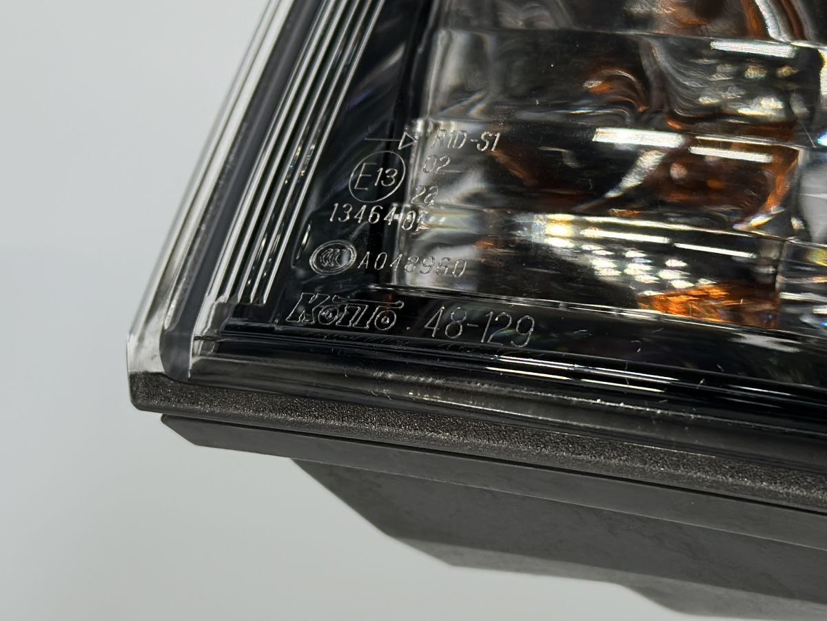 右テールランプ