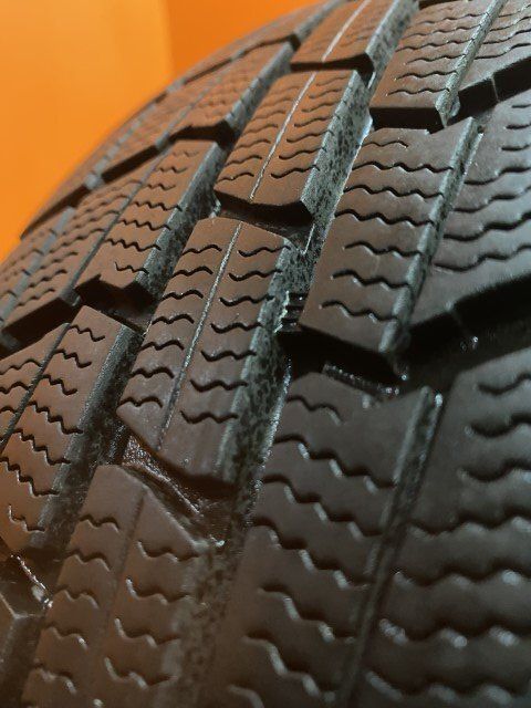 【NorthTrek N3i 195/65R15】スタッドレス【トヨタ 50プリウス 後期 純正ホイール 15インチ 6.5J5HPCD100+40】21年製 バリ溝　(VTI018)