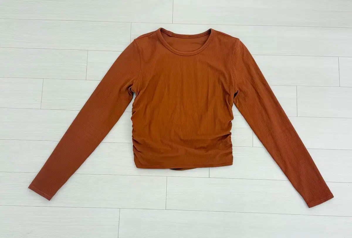 ルルレモン オール イット テイクス リブド バッグ ツイスト ロング スリーブ