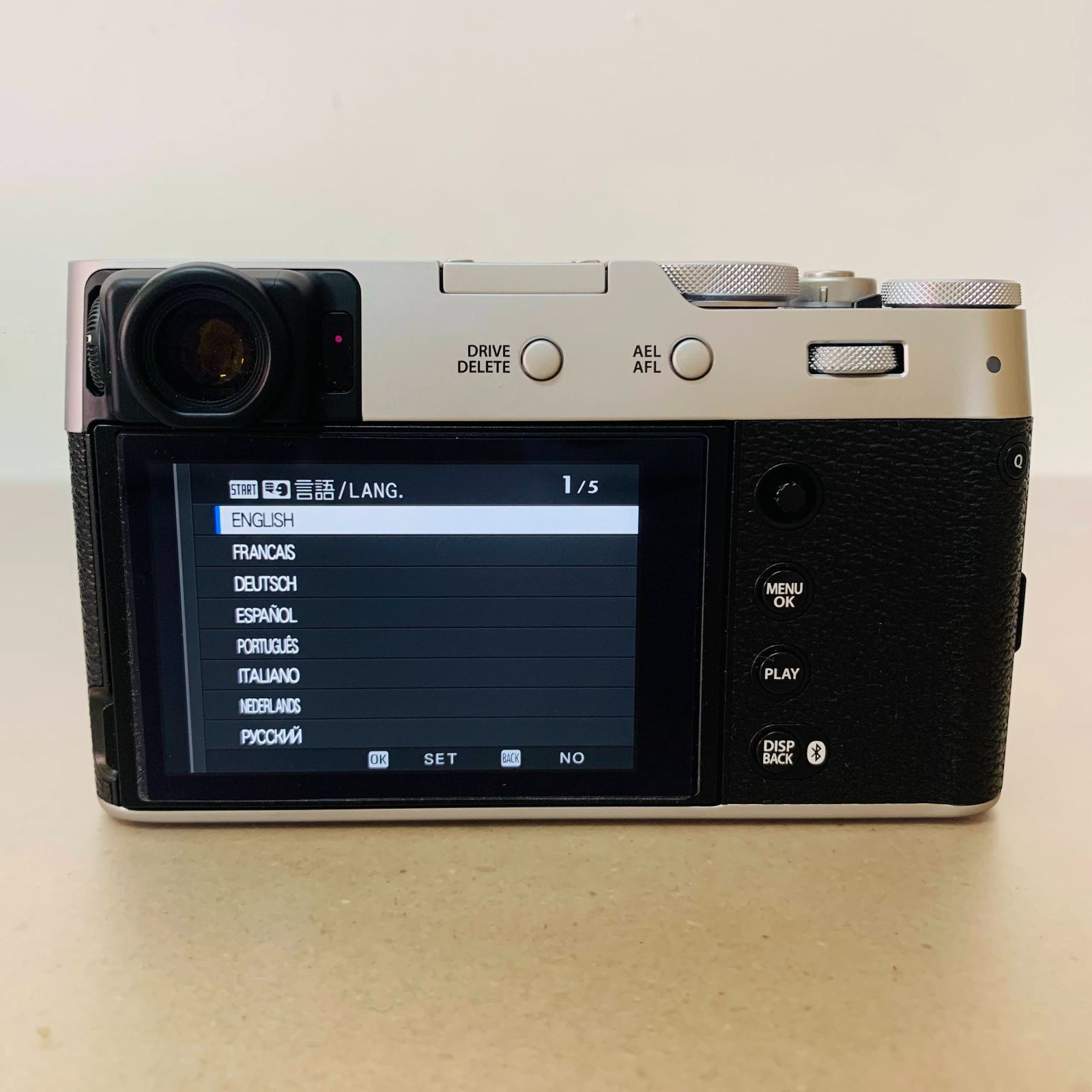 美品 FUJIFILM X-100VI シルバー 付属品完備 シャッター回数450