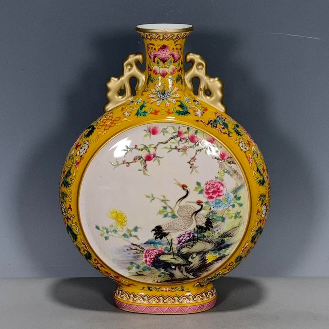乾隆黄釉蒔絵開窓粉彩鶴抱月甁 花瓶  景徳鎮 陶磁器 装飾品 工芸品美術品 置物 乾隆黄釉蒔絵開窓粉彩鶴抱月甁 花瓶 景徳鎮