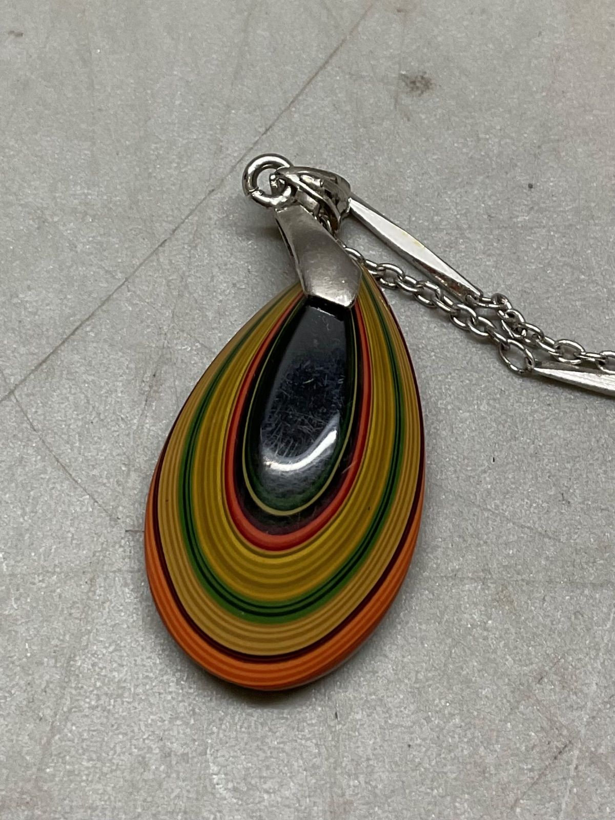 SN224 工芸 堆朱 漆塗 ペンダント ネックレス リバーシブル 首周り