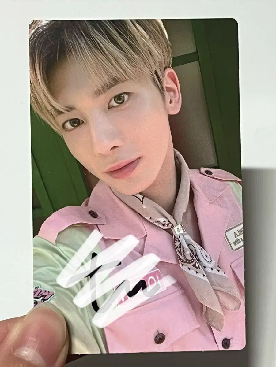 TOMORROW X TOGETHER(TXT) カン・テヒョン(TAEHYUN) サイン入り TOMORROW X TOGETHER(TXT) カン・テヒョン(TAEHYUN) サイン入り