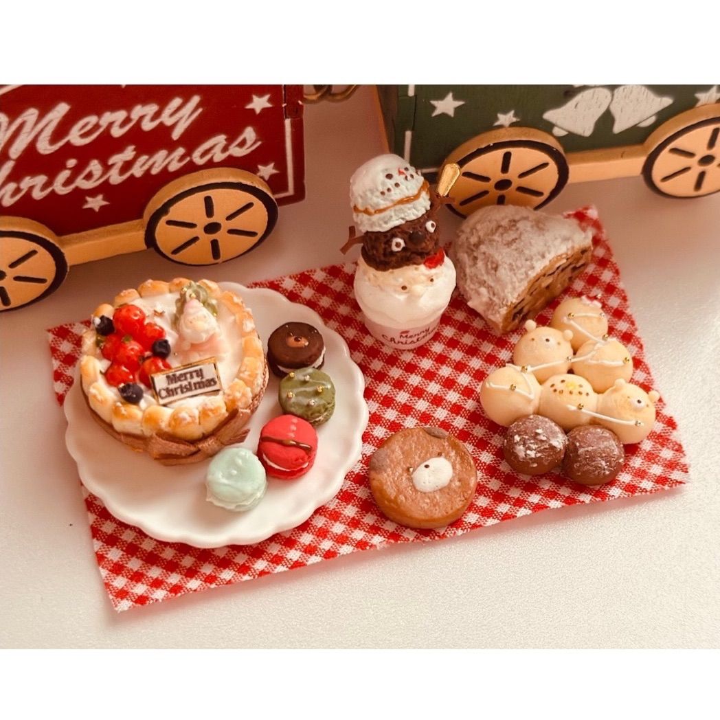 受付中】mikoです♡Christmas order page 樹脂粘土ミニチュアパン