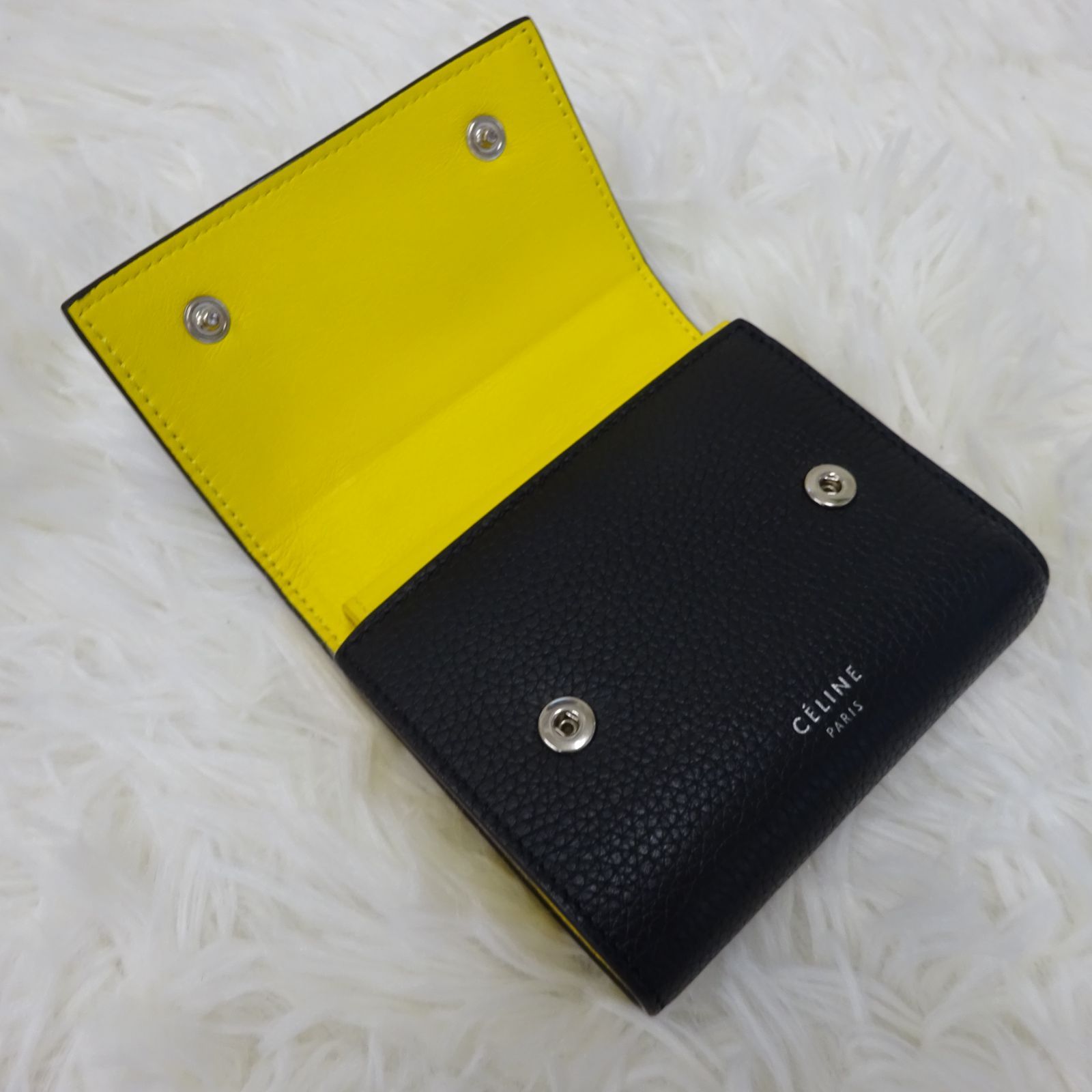 セリーヌ　スモールフォールデットマルチファンクション　ブラック　イエロー セリーヌ 三つ折り財布 コンパクトウォレット バイカラー ブラック