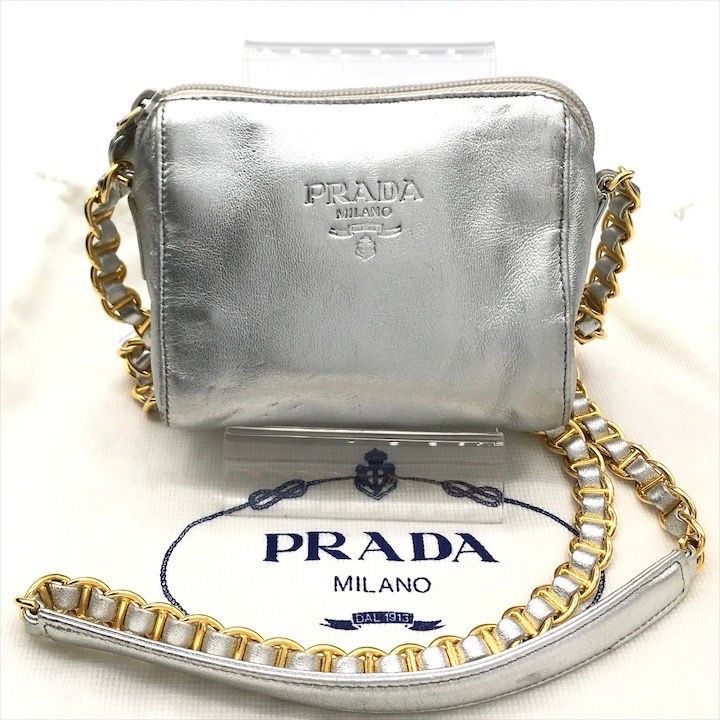 良品 PRADA プラダ レザー 三角ロゴプレート ミニ チェーン 良品 PRADA プラダ レザー 三角ロゴプレート ミニ チェーン