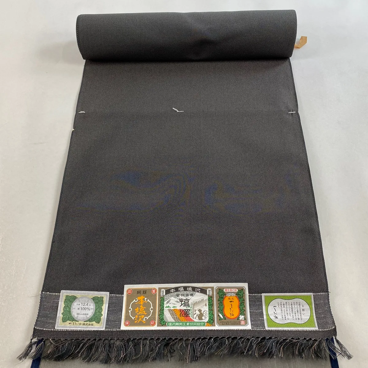 【逸品】びじん大島 丸神 正絹 高級大島紬 反物 逸品びじん大島 丸神 正絹 高級大島紬 反物 大島紬の商品一覧