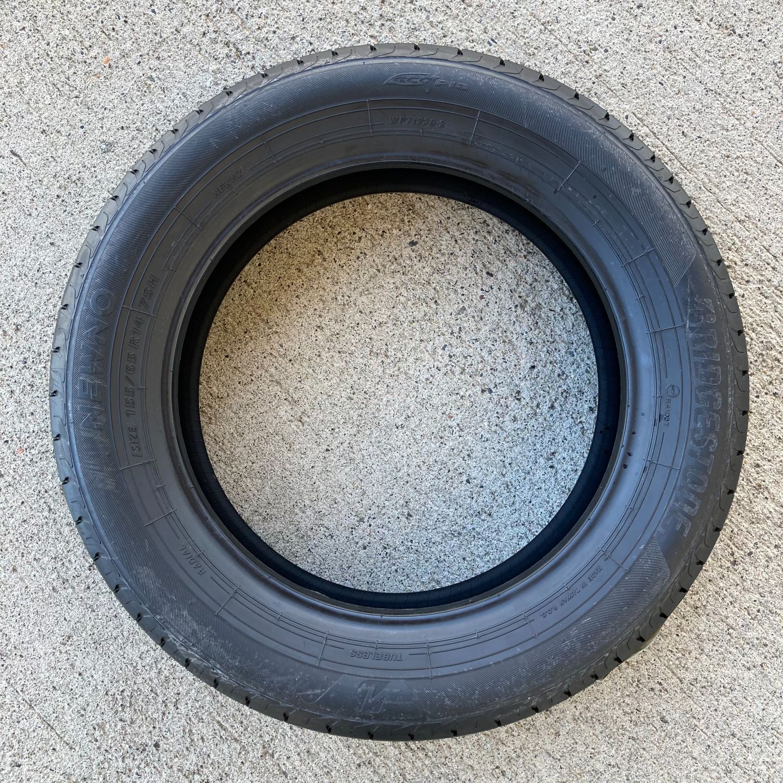 【保管袋付き】新品 ブリヂストン ニューノ サマータイヤ 155/65R14 2本セット 2024年 155-65-14 155/65/14 155 65 14 NC0001-2