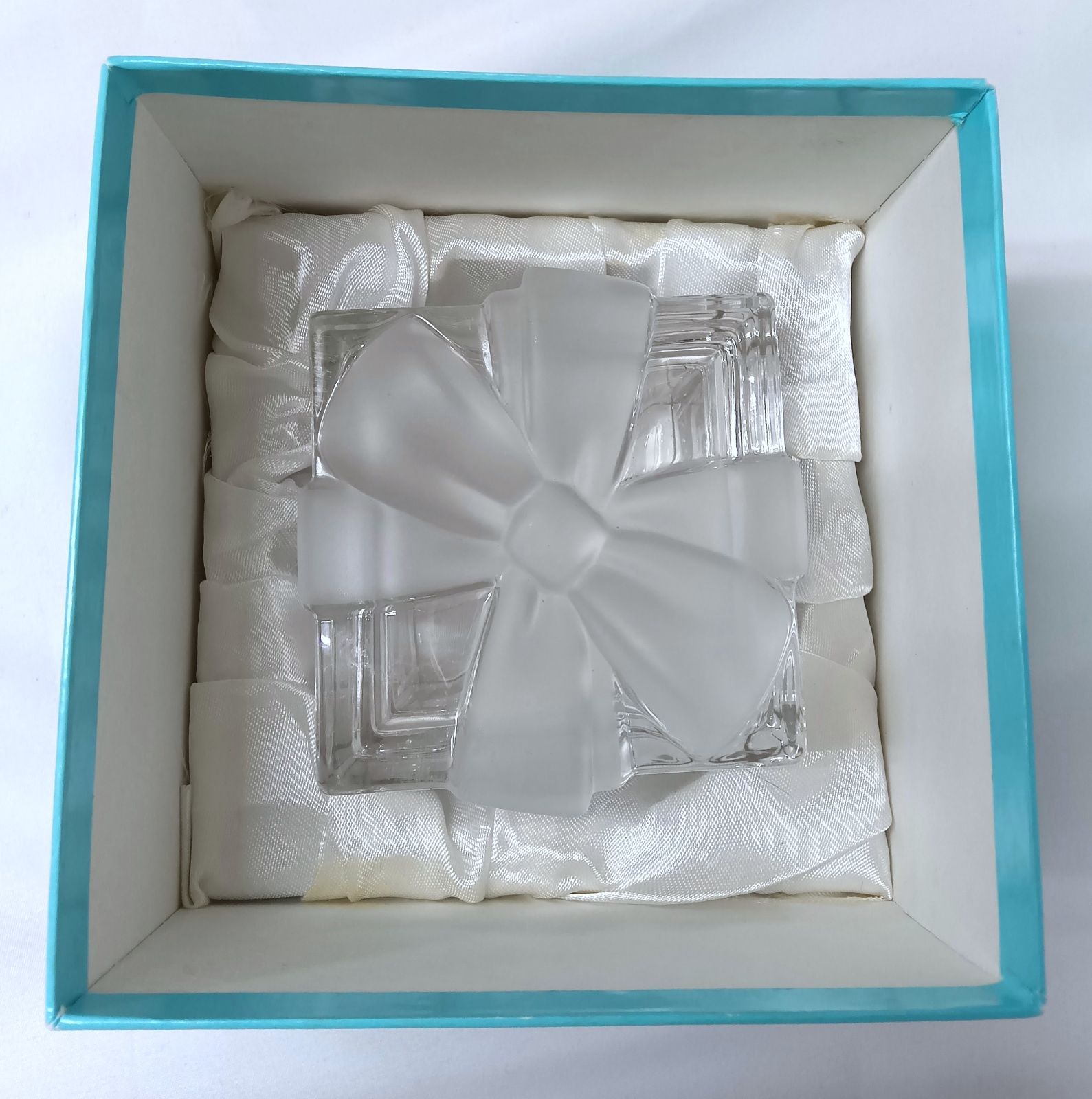 【Tiffany】ティファニー　クリスタル ボウ ボックス　　068 Tiffany】ティファニー クリスタル ボウ ボックス 068 - メルカリ