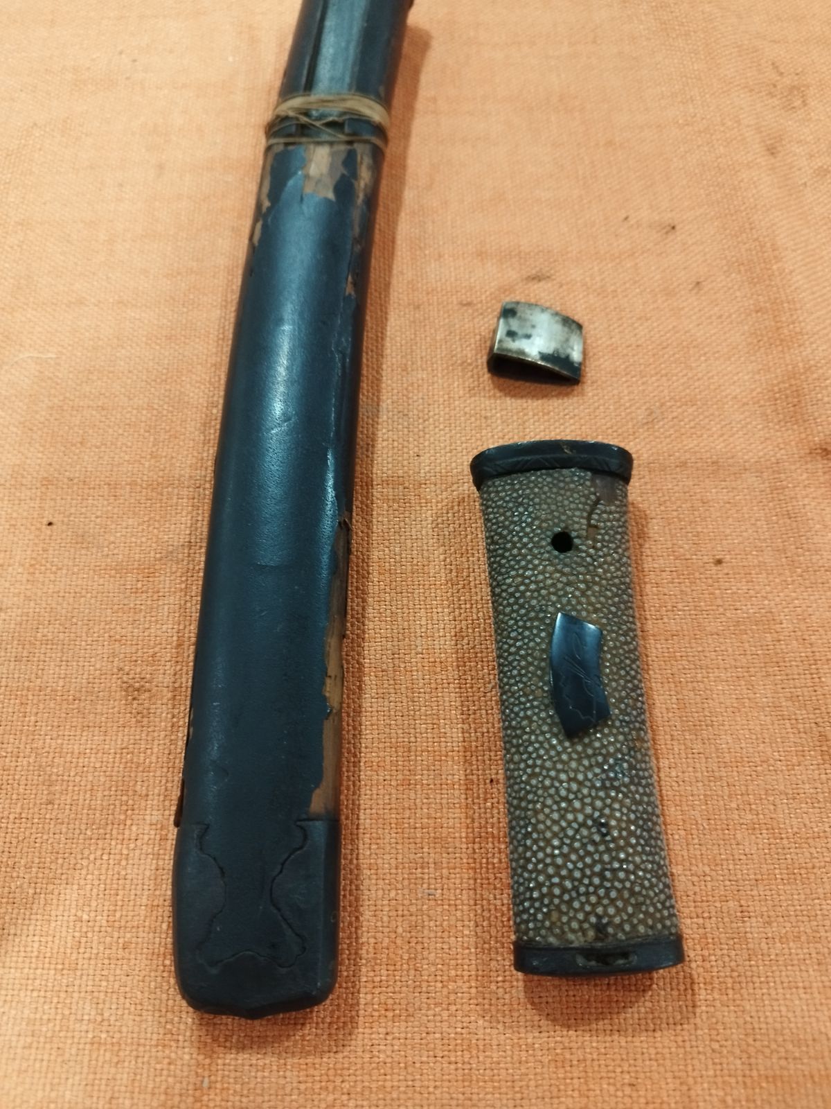 刀装具 拵え 3種セット 短刀用パーツ一式＋鞘2本 黒塗り約50cm 木地 刀身なし｜現状ジャンク