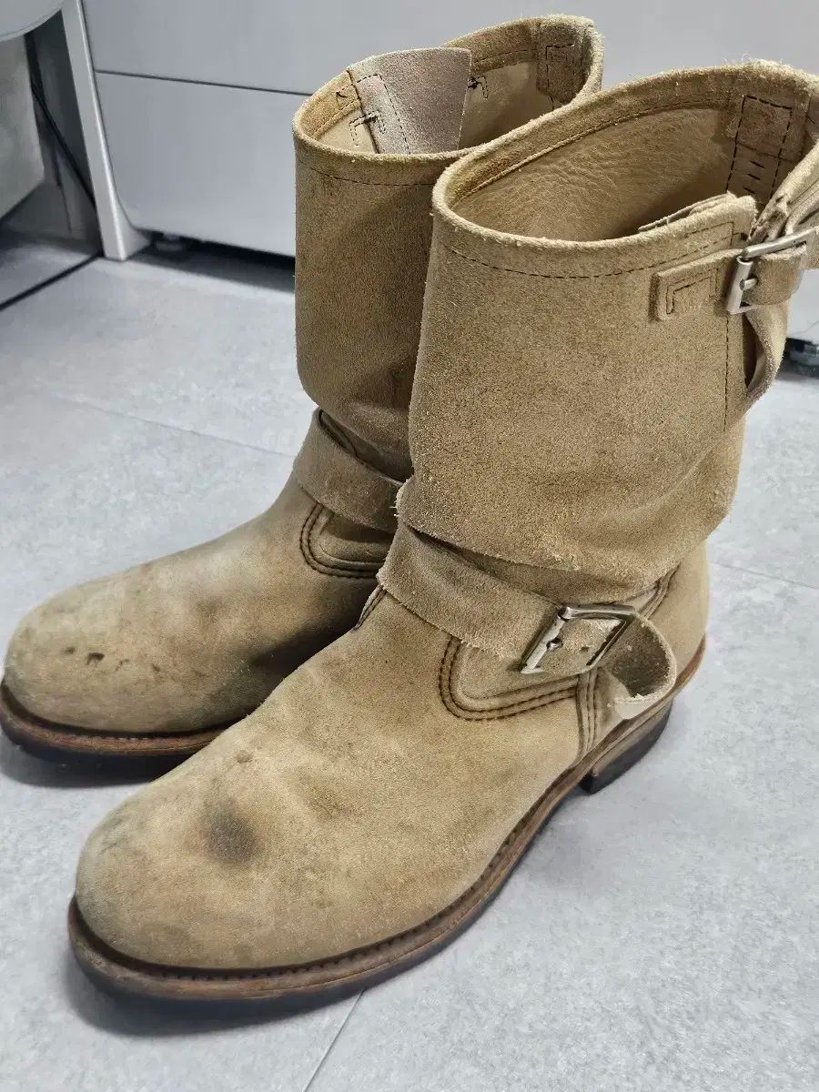 レッドウィングエンジニアブーツ　8268 ９Ｄ レッドウィング 8268 エンジニアブーツ スウェード size 9D】 レッド