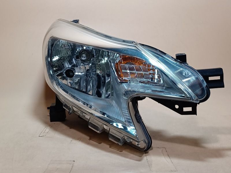 日産　HE12 ノート　左ヘッドランプ　イチコー　1933 後期型 送料込 即決 ノート E12 HE12 NE12 後期 純正 LED 右 ヘッド