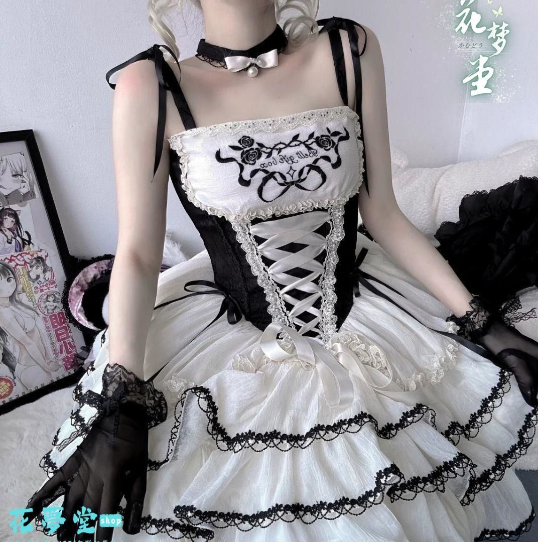 No.2305-3 タッセルスクエアサシェ 香り袋 ラベンダーリース 淡い小花