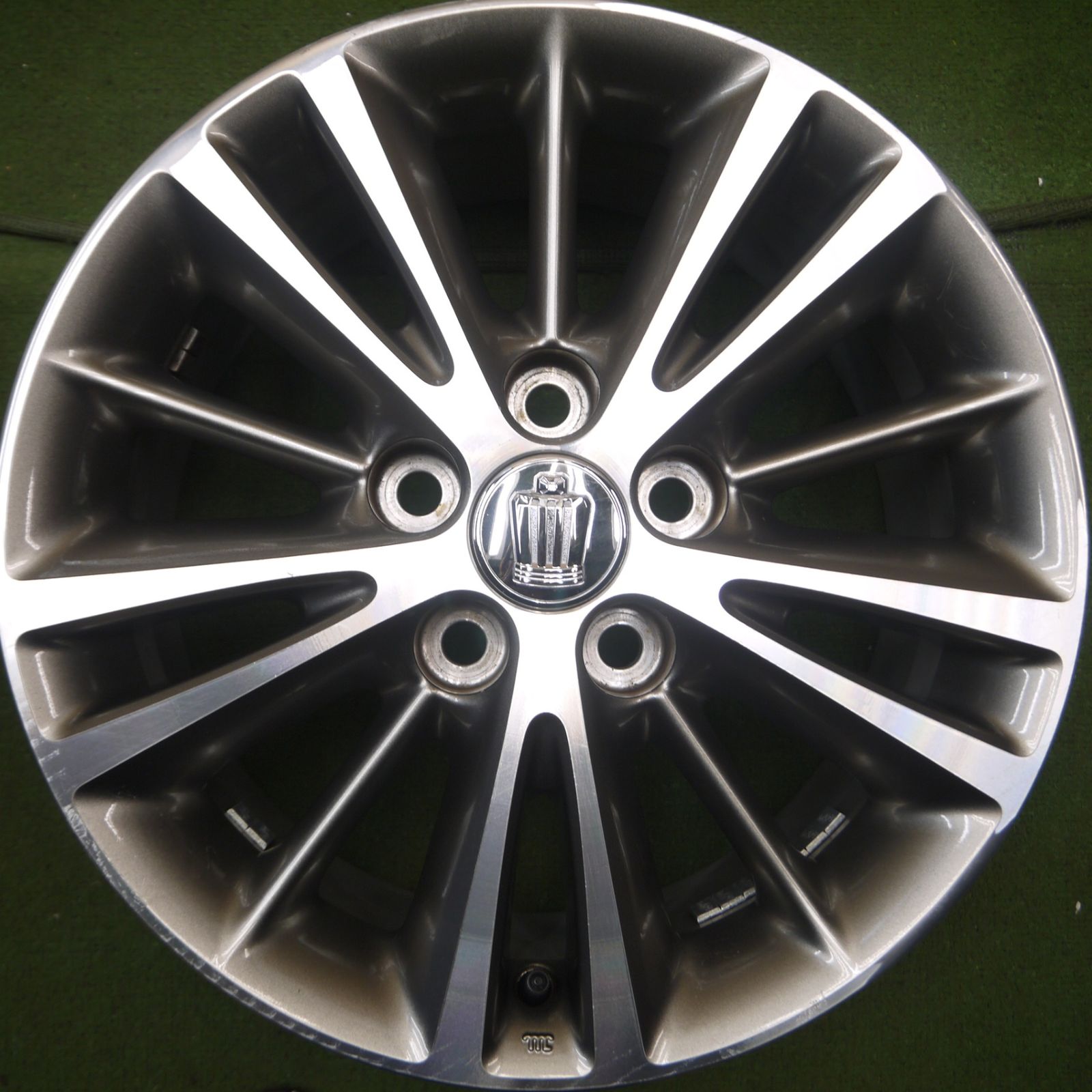 送料無料* 4本価格☆トヨタ 200系 クラウン ロイヤル 純正