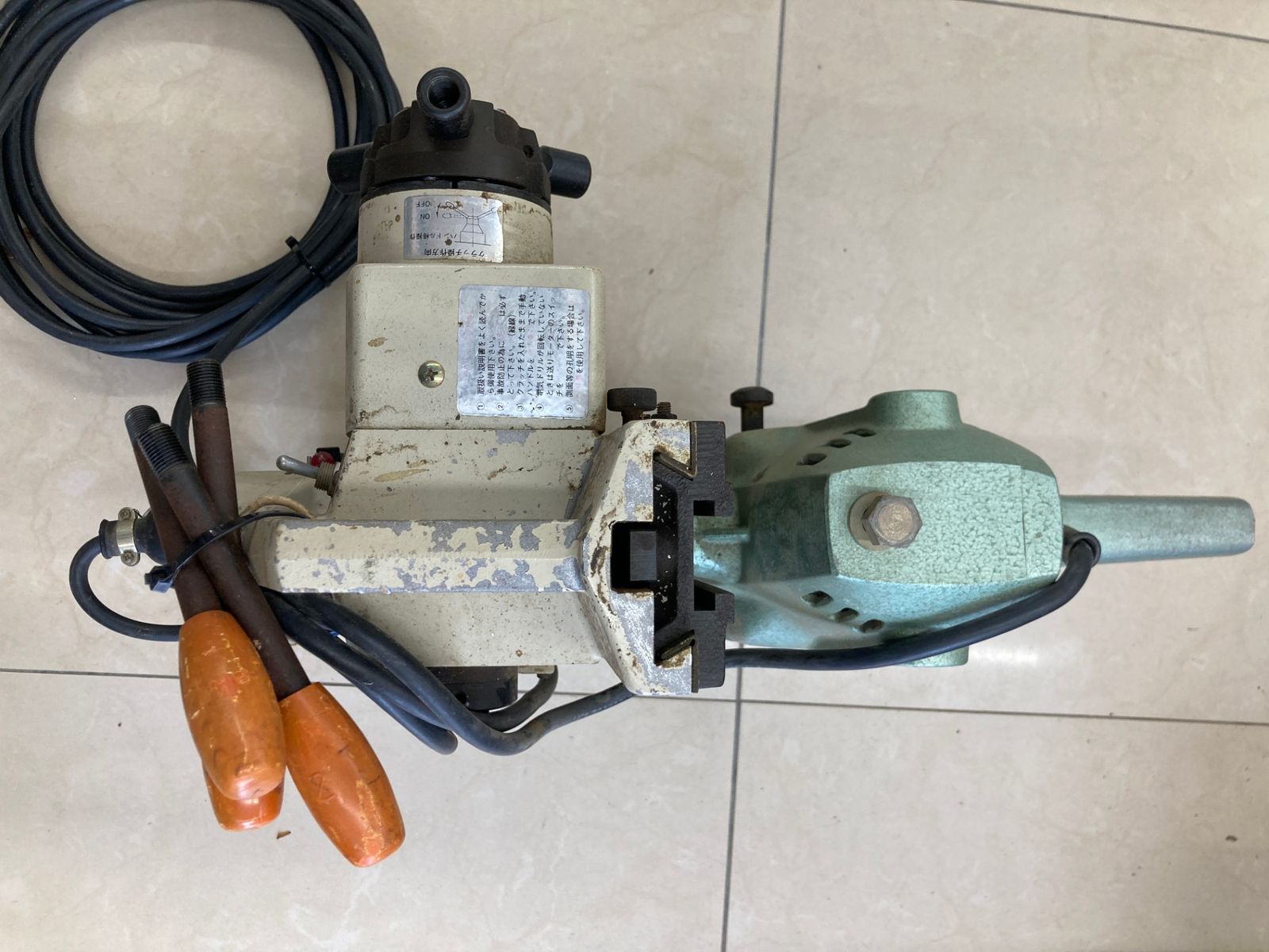 【中古品】【0922】日東工機 アトラマスター M-250B　ITJE80EAF9TO