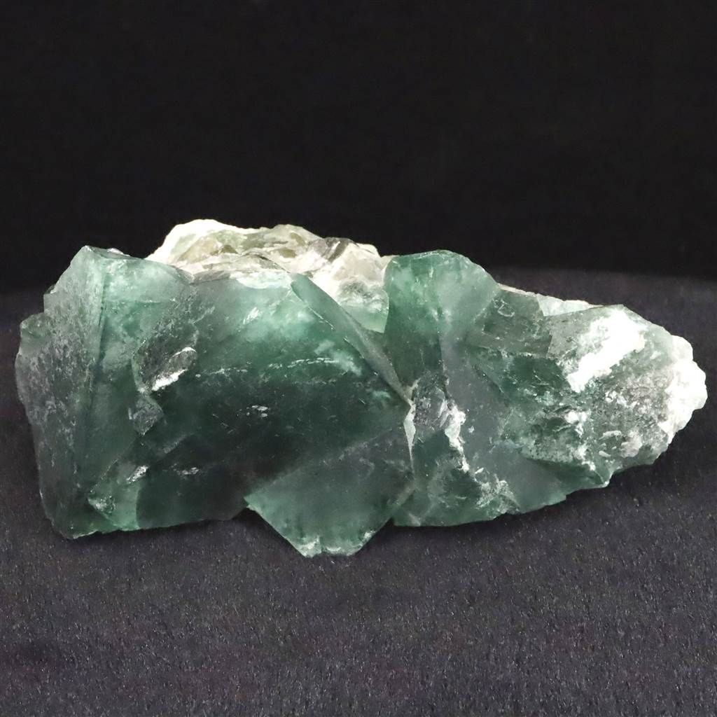 フローライト 蛍石 120mm原石 蛍光 607g 【榎本通商44290】 - メルカリ