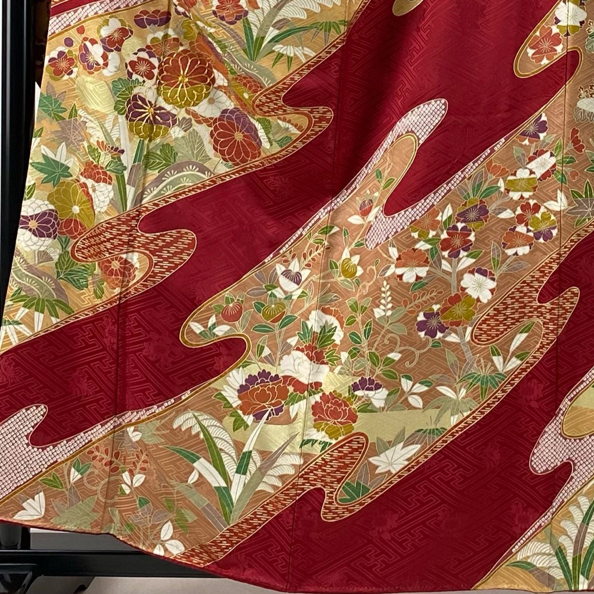 振袖 身丈160cm 裄丈66cm M 袷 袋帯フルセット 菊 霞 金糸 金彩 赤 正絹 秀品