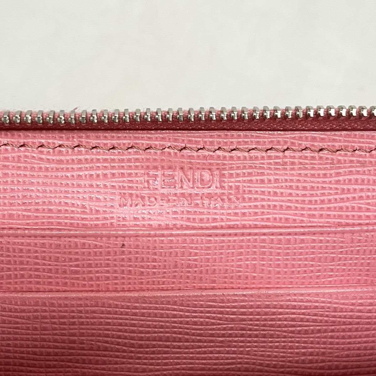 FENDI フェンディ　ラウンドジップ　コインケース　ピンク FENDI 】フェンディ／ラウンドファスナー コインケース／ピンク