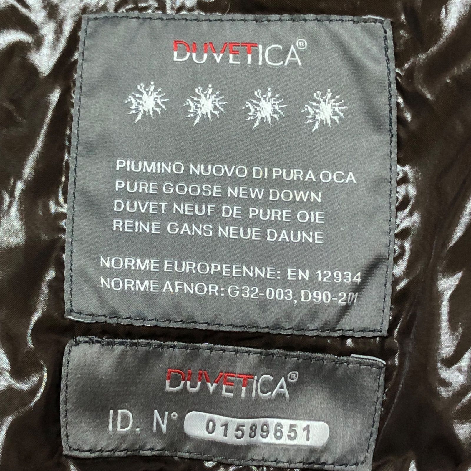 ■極美品■DUVETICA デュベティカ　ダウンベスト　フード　ダウン90%  size 40(M)  ブルガリア製　ピンク　小物入れ付き　替えボタンあり　レディース