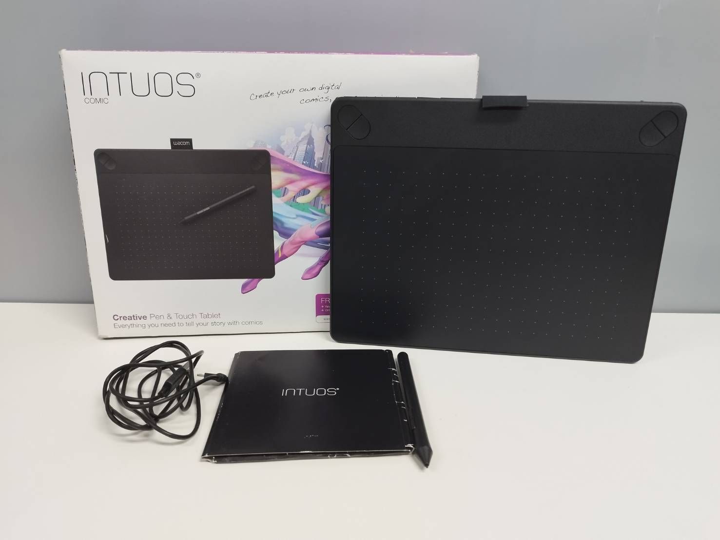 Intuos Comic CTH-690⁄K1 medium ペンタブレット ワコム 旧モデルペン