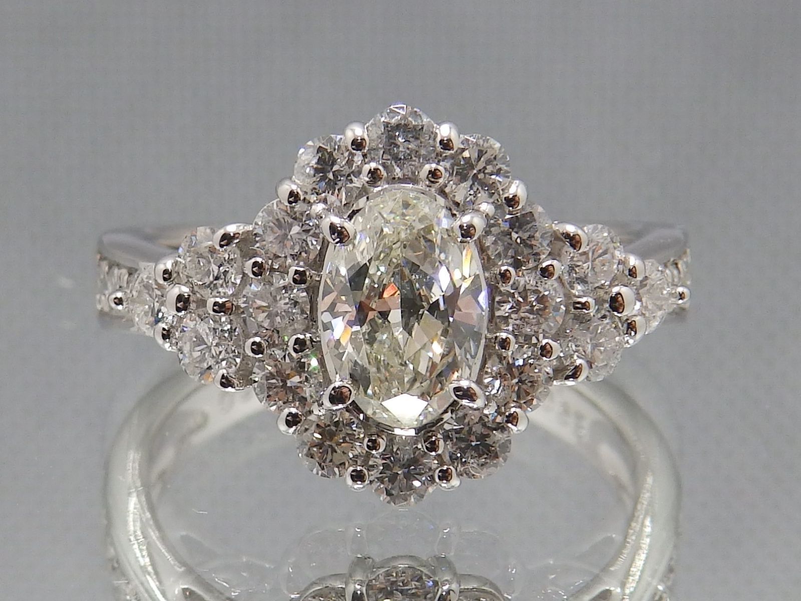 天然ダイヤモンドのリング【0.92ct】【0.646ct】【Pt900】 - メルカリ