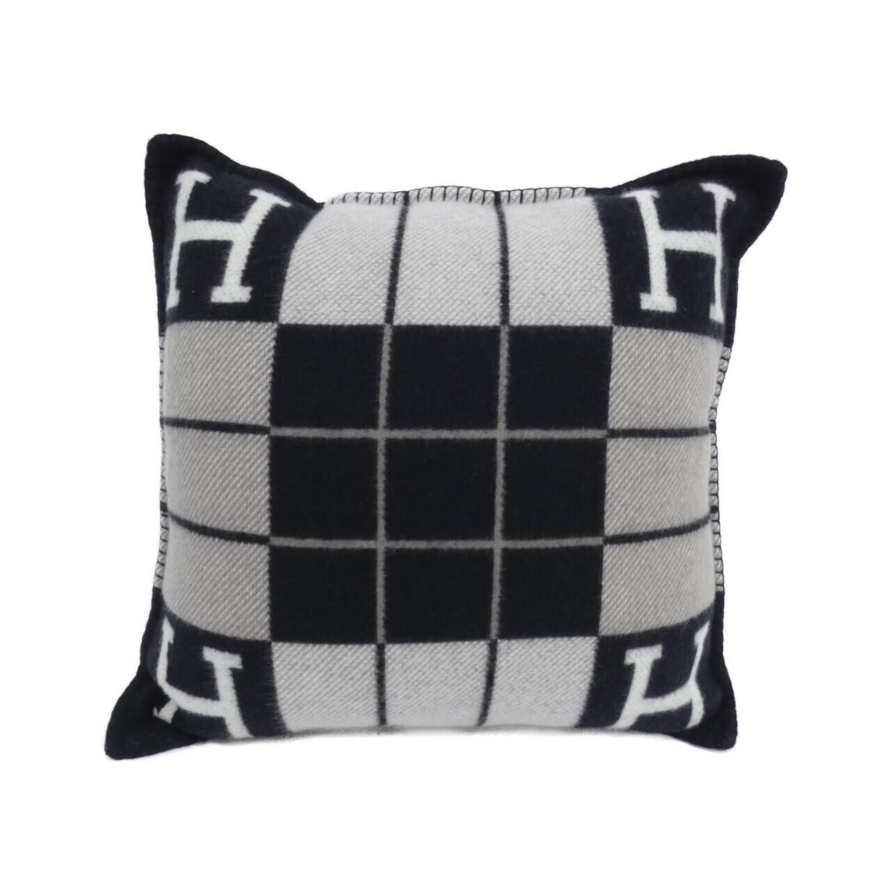 エルメス アヴァロン3 52×52 102666M クッション