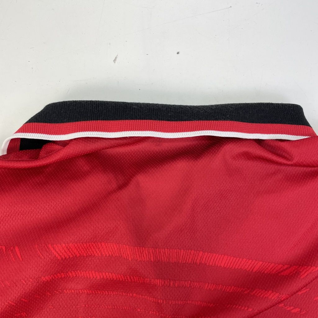 Umbro マンチェスターユナイテッド 3cb0bfc4a4edded182407ec8e304d6