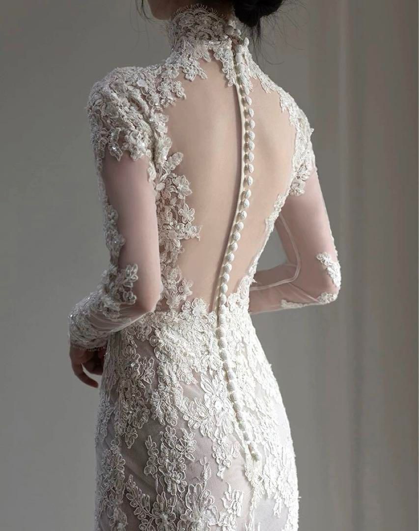 25年新作 新品未使用 花柄レースが美しい 長袖にハイネックの