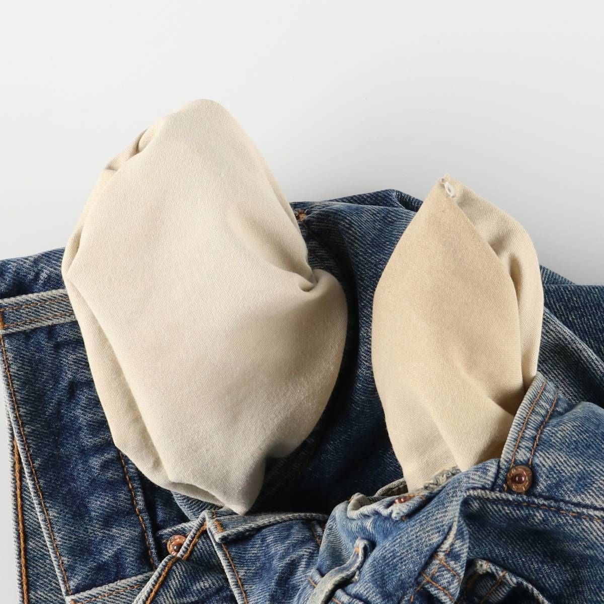 テーパードデニムパンツ