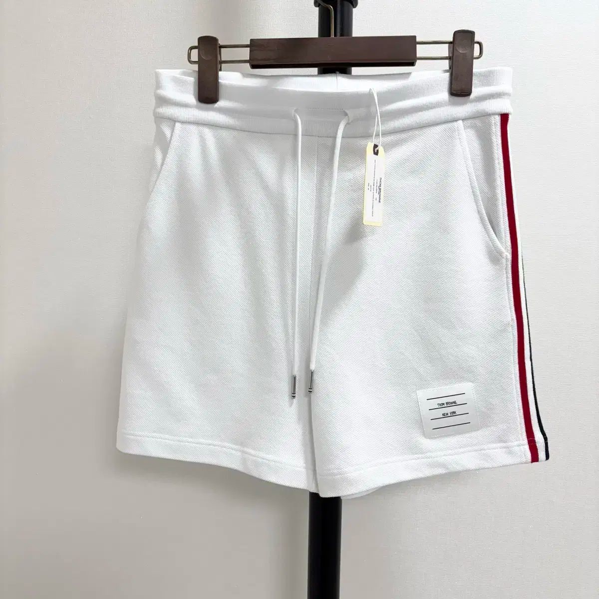 40 Thom Browne トム ブラウン サムスン線 半ズボン