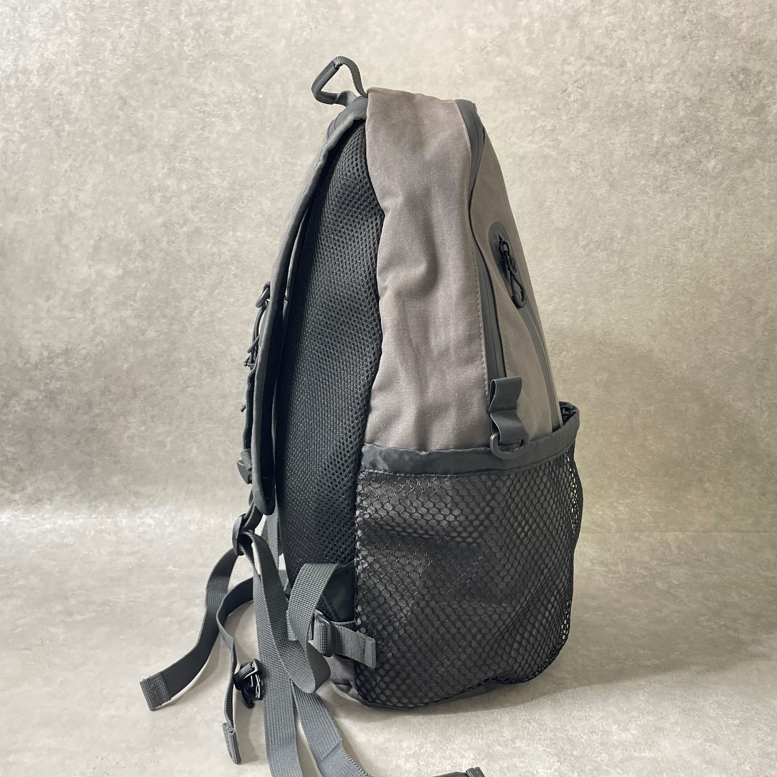 定価2.4万 and