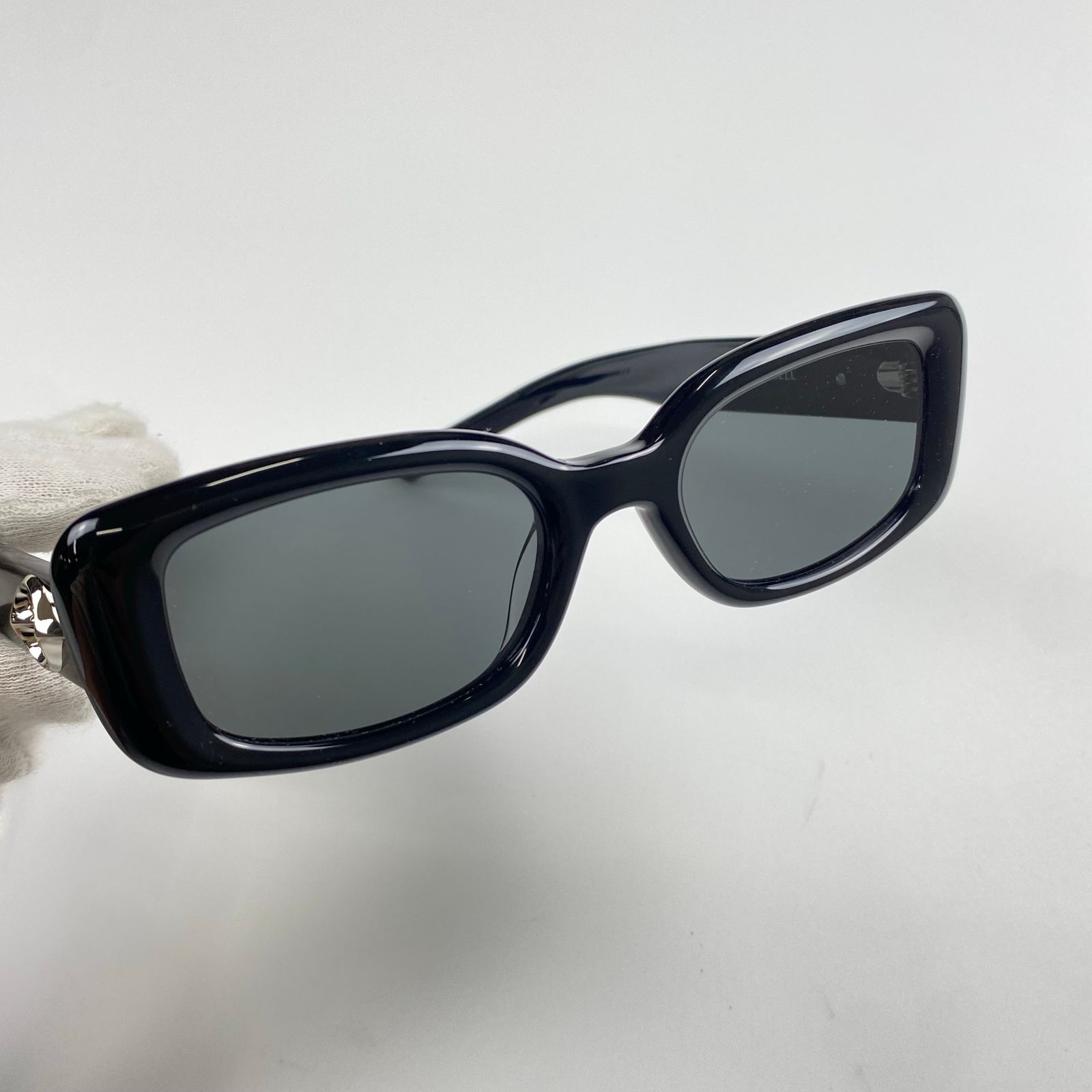 ジェントルモンスター　The Bell 01 YIH9IA1L6HWF_FRONT.jpg