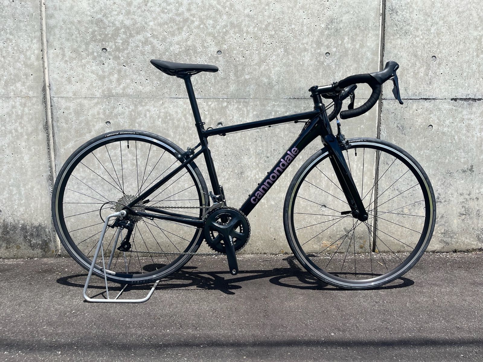 丸石サイクル アパッシュ 27インチ 6段変速 オートライト 屋内保管