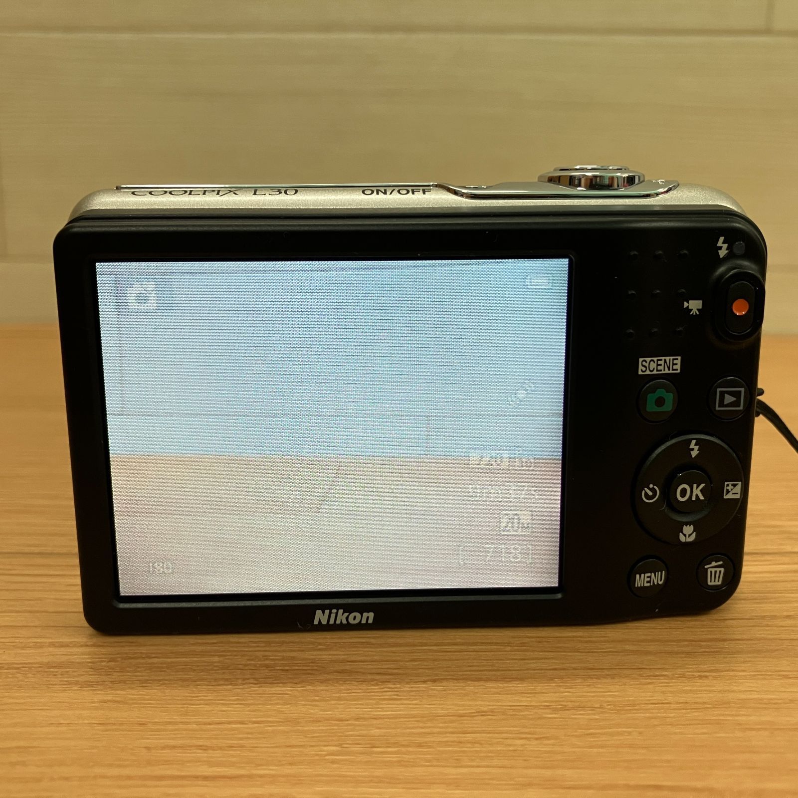 ニコン Nikon COOLPIX L30 コンパクトデジタルカメラ 単三電池式