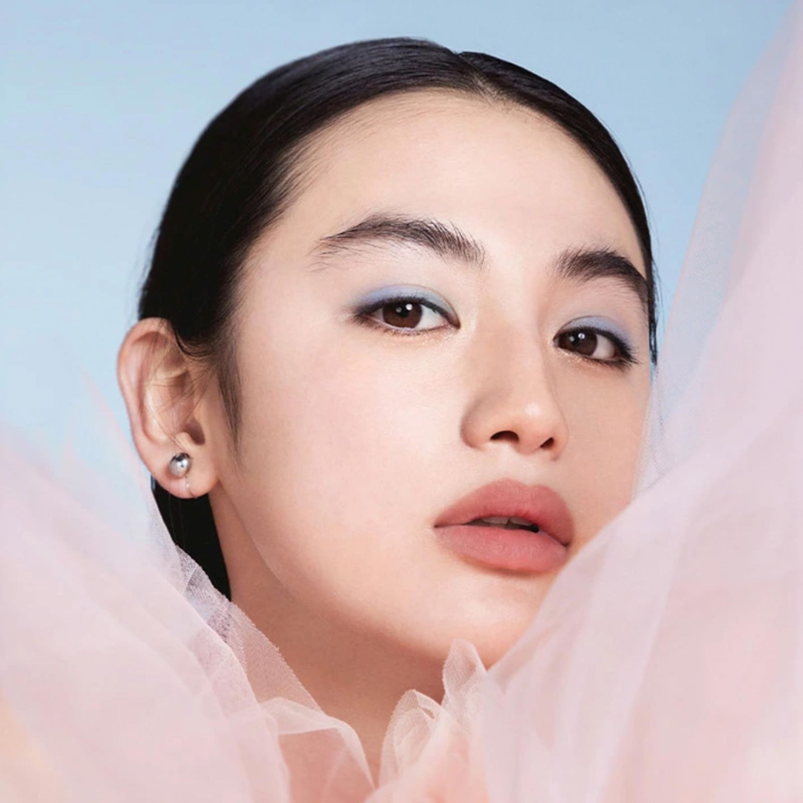 全国送料無料でお届け☆ 。 hince New Depth Eyeshadow Palette IN MOTION IN MOTION 技術