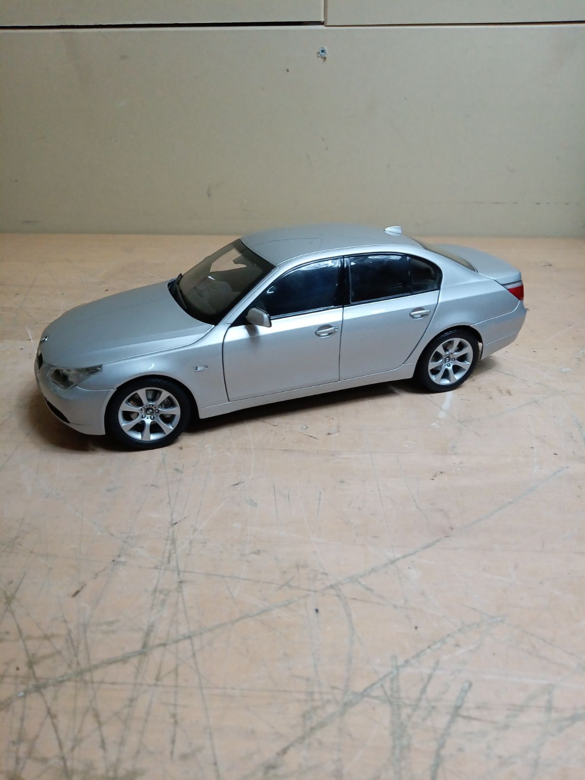 KYOSHO ミニカー BMW 5ER 5シリーズ シルバー 廃盤 1/18 ダイキャスト