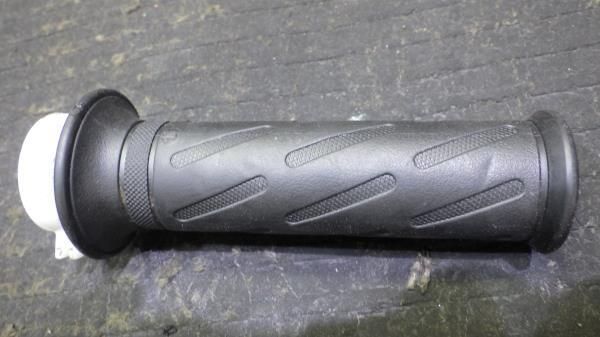 スズキ GSX－R750 GR7DA スロットル 割れなし S119-15