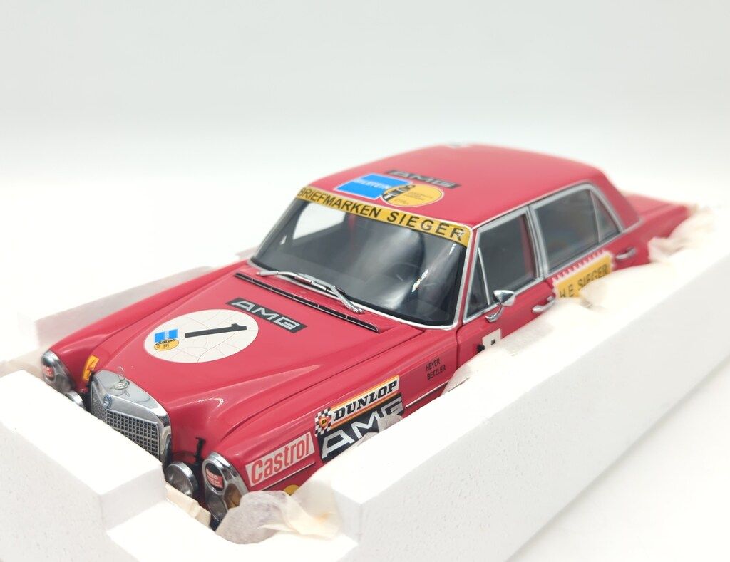 1|18MINICHAMPS
