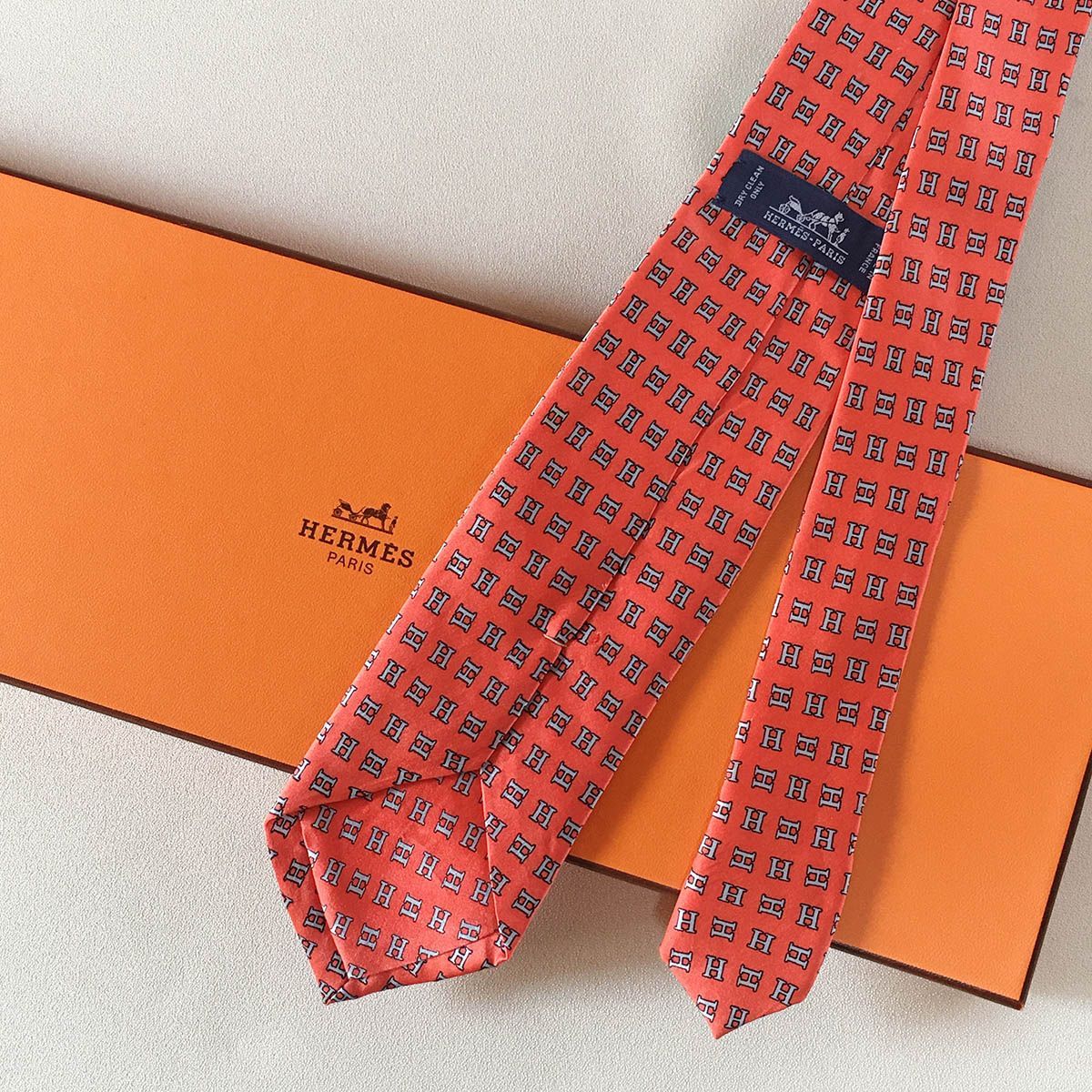 美品 エルメス HERMES ネクタイ シルク100% フランス製 オレンジ