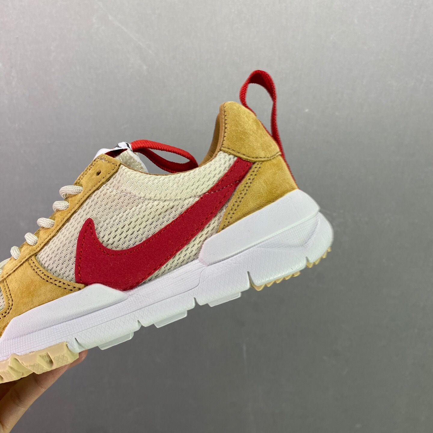 新品未使用ナイキ Nike Tom Sachs x Nike Craft Mars Yard TS NASA 2.0 宇宙飛行士 AA2261-102  男女兼用 - メルカリ